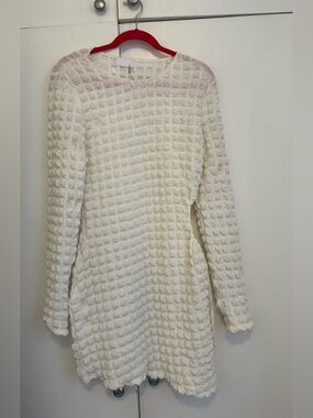 Isalis NWT White Bubble Textured Long-Sleeve Mini Dress with Cutout